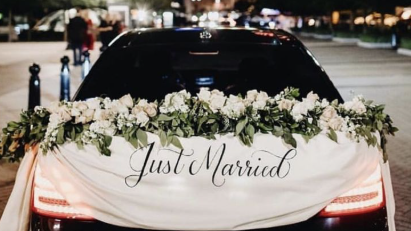 Modern vs. Vintage Wedding Cars: Which One is Right for You?